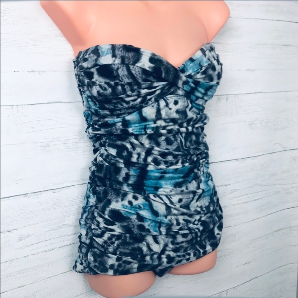 Carmen Marc Valo size 10  swimsuit EUC